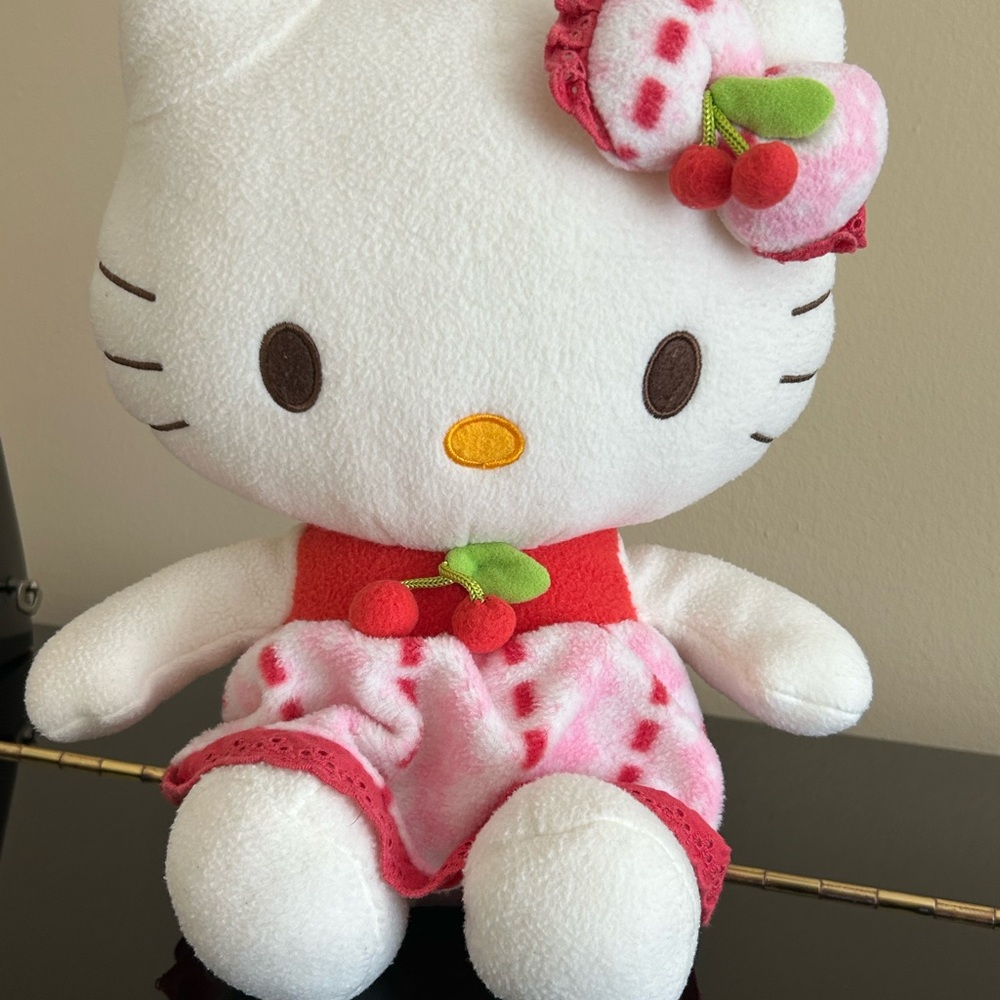 Sanrio Hello Kitty Plush - White and red 🍒